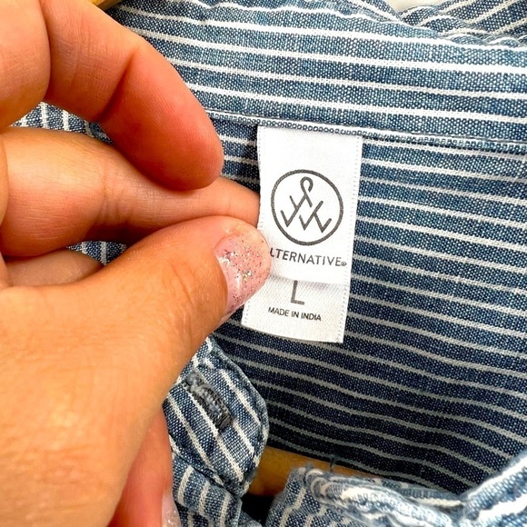 Alternative striped denim button down long sleeved shirt woman Large - Picture 3 of 6